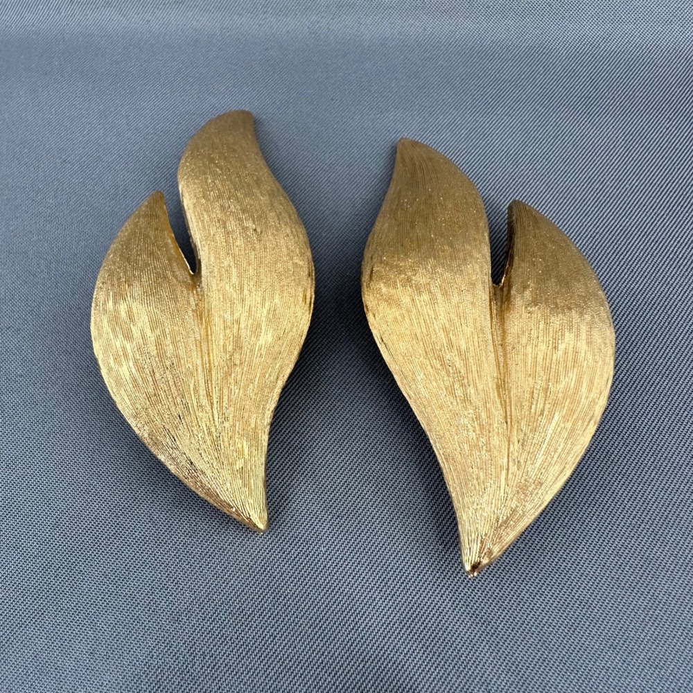 Givenchy Vintage Brushed Gold Tone Sculptural Leaf Clip On Statement Earrings‎